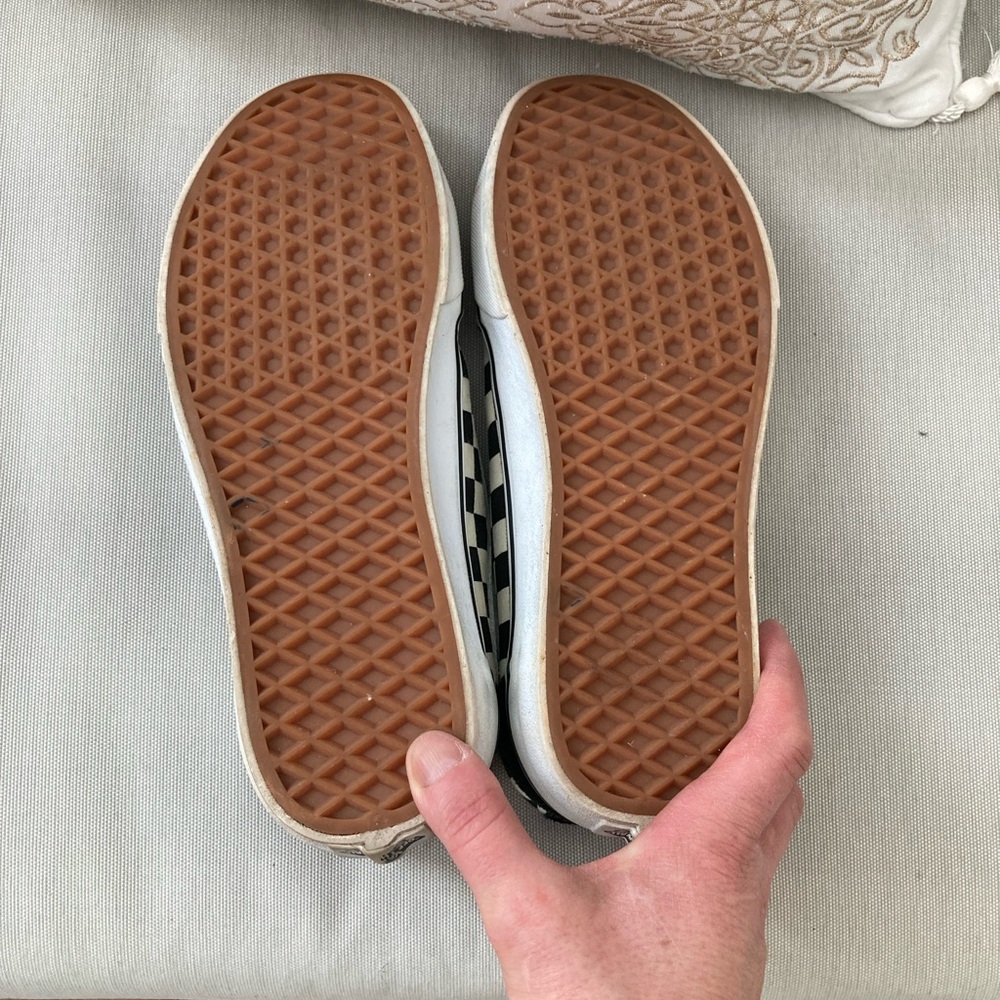 Vans Woman  Old Skool Black and White Sneakers - Picture 7 of 7